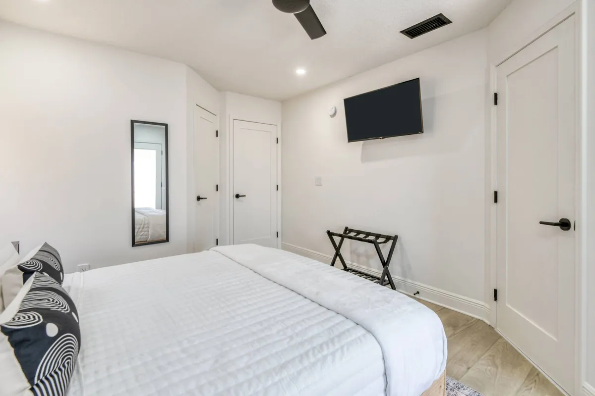 Second queen bedroom with smart TV