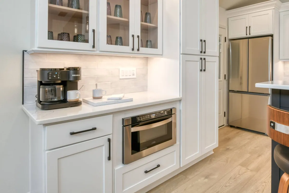 Coffee bar with built-in microwave