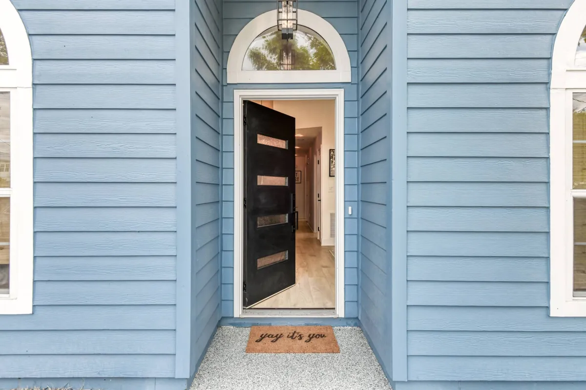 Front porch entry of the blue beach house
